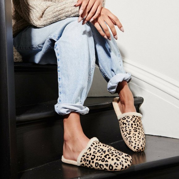 FREDA SALVADOR Shoes - FREDA SALVADOR James SLIPPERS L Calf Hair Fur Shearling Camel Cheetah NEW $150